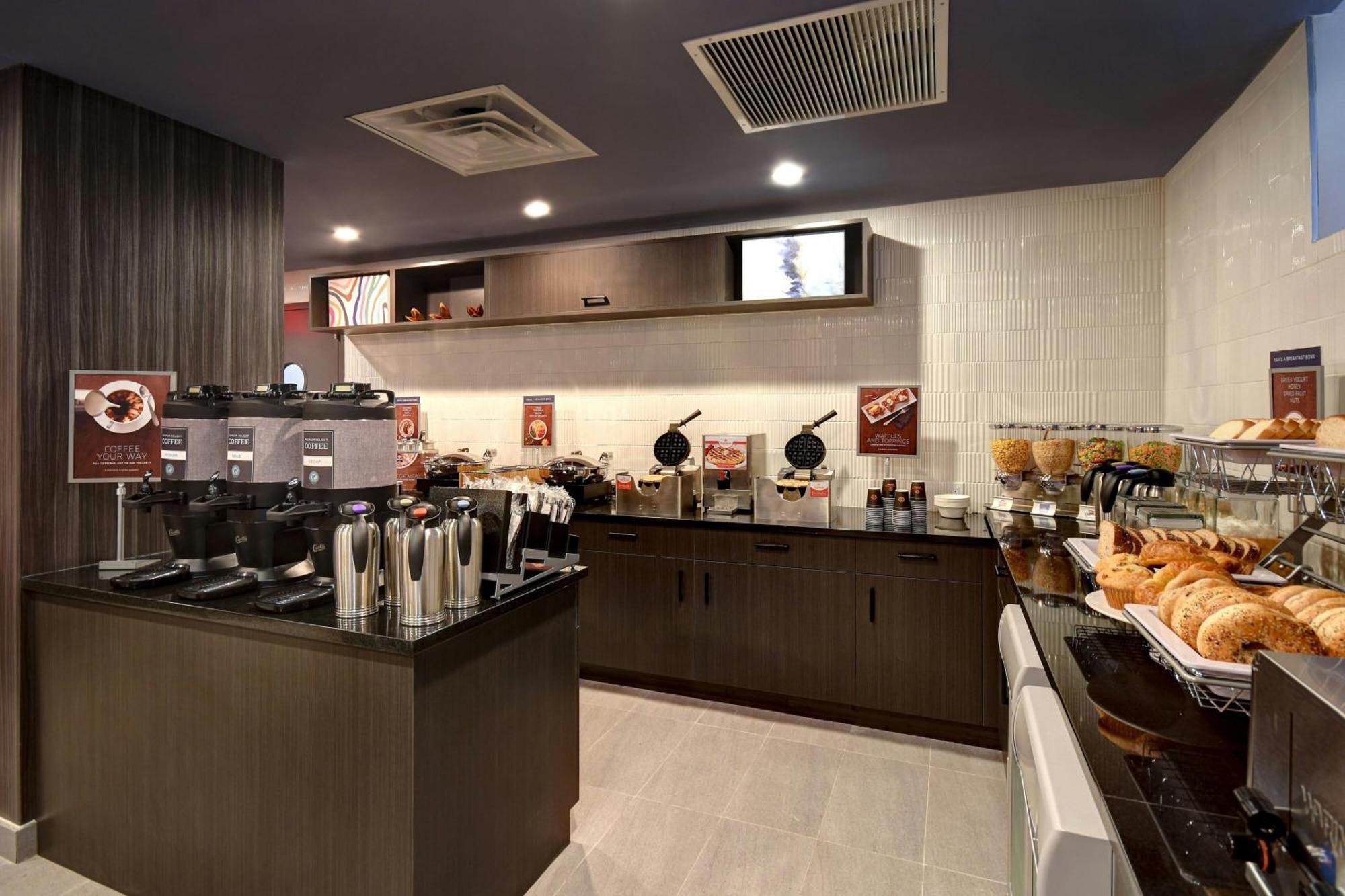 Springhill Suites By Marriott New York Midtown Manhattan/Park Ave Exterior photo